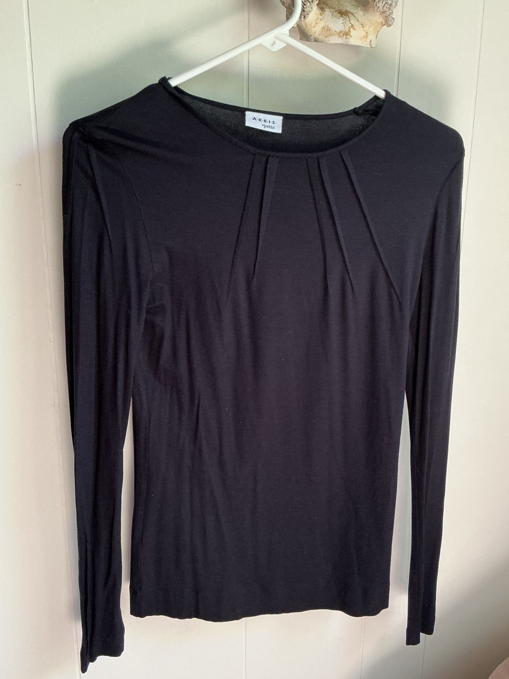Akris Punto Black Long Sleeve Top with Front Pleats